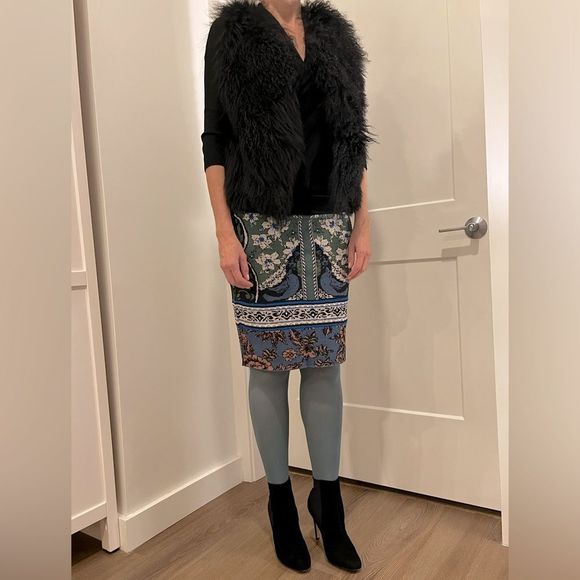 Belle Fare Tibetan Lamb fur black Vest. - Picture 7 of 8